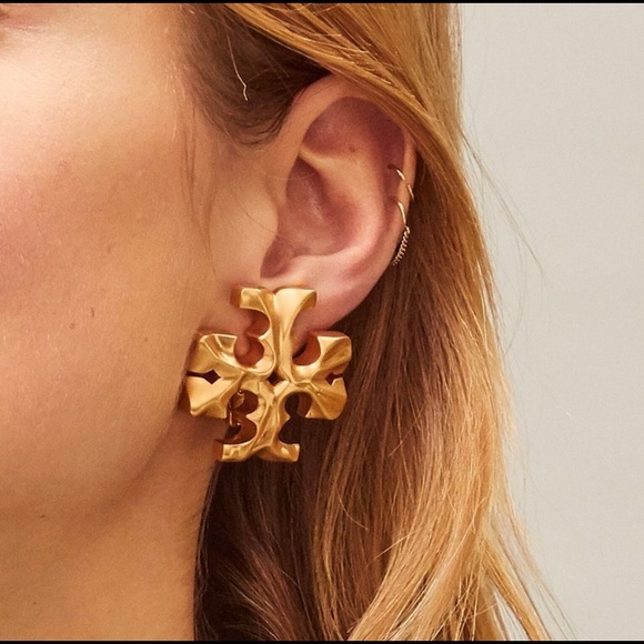 Tory Burch Jewelry - TORY BURCH Roxanne Exaggerated Logo Gold Post Earrings